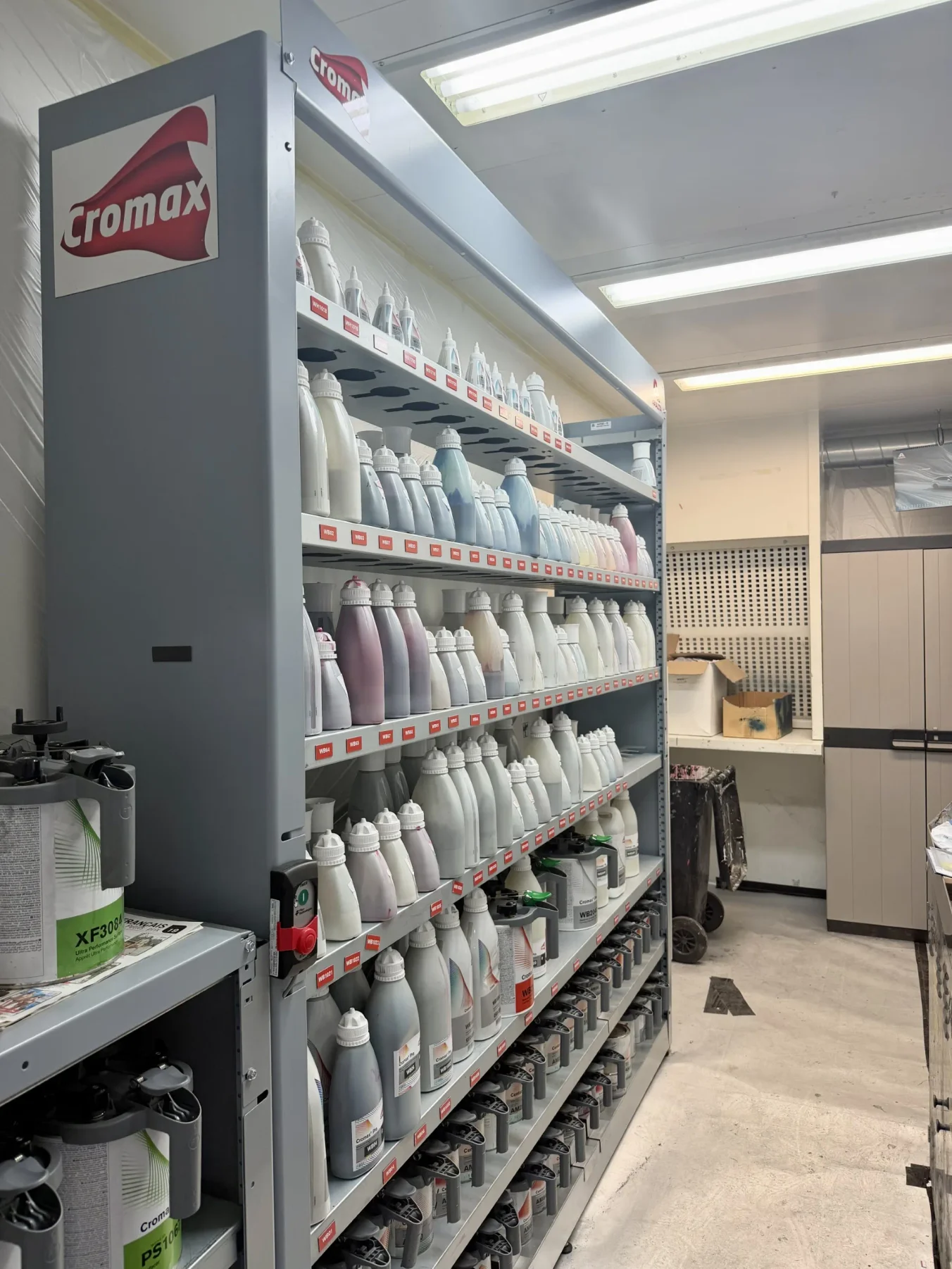 Laboratoire peinture de CDR Montpellier Garosud